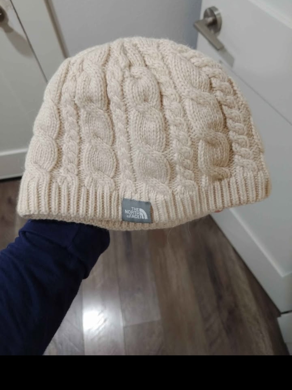 The North Face Cable Knit Beanie in Cream